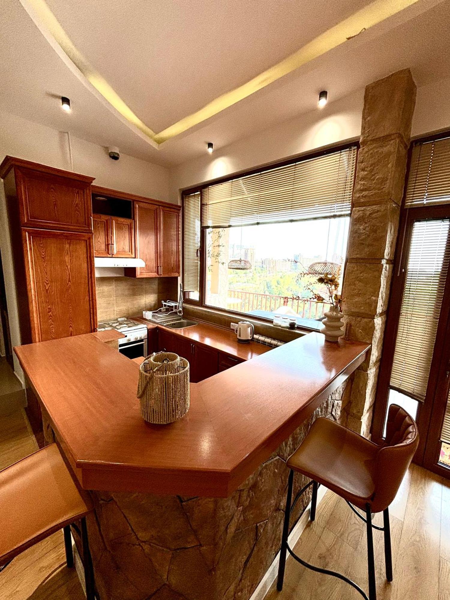 יירבאן River View Apartment In The Center Of The City מראה חיצוני תמונה